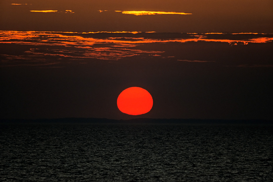 Sonnenuntergang an der Daenischen Ostseekueste, Blick von der Insel Fuenen auf die Kueste der Insel Als  -  Daenemark, Sunset on the Danish Baltic Sea coast