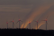 Windkraftraeder bei Nacht, Oberlausitz  -  Sachsen, Wind power stations at night